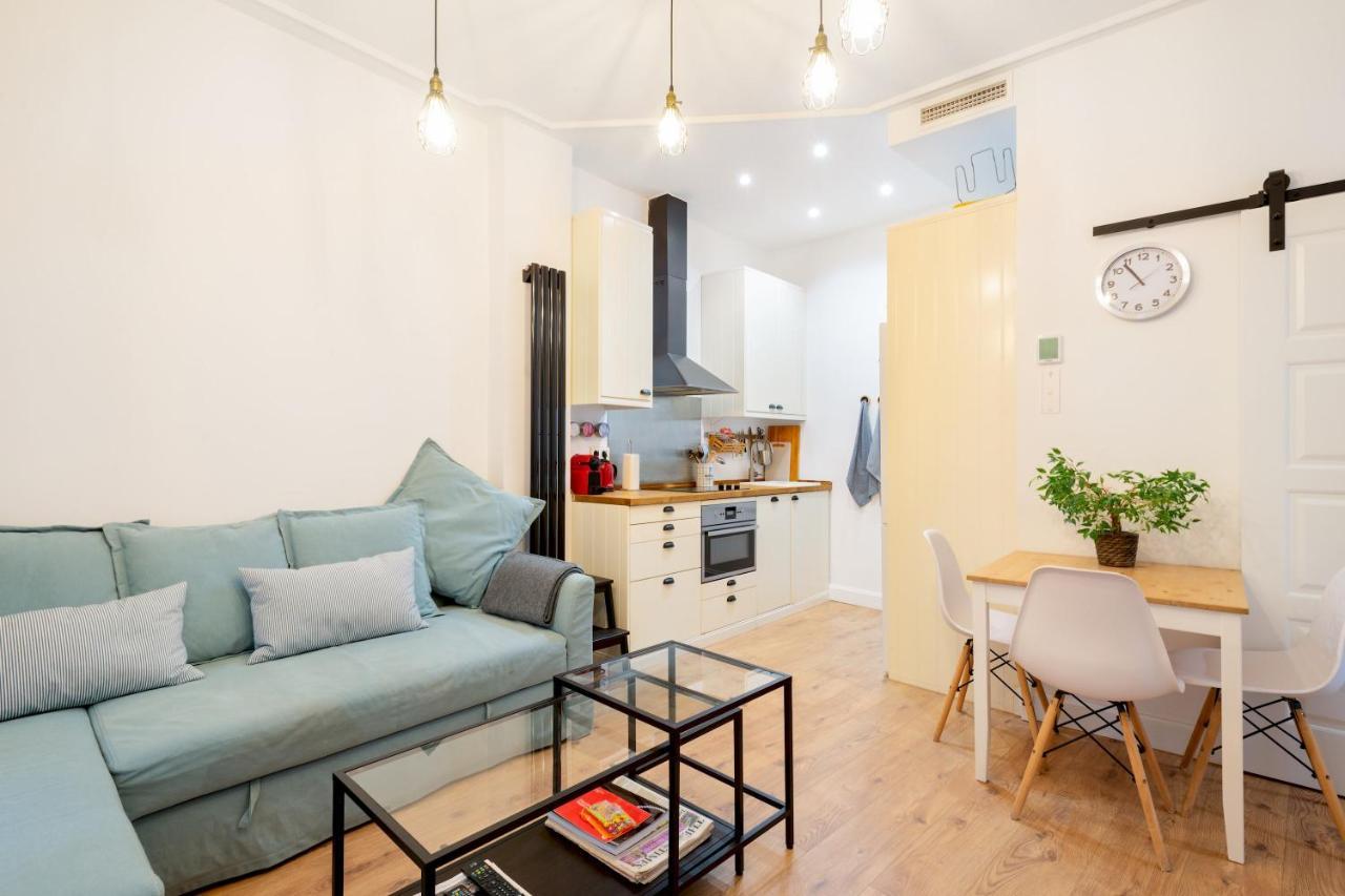 1 Bedroom 1 Bathroom Furnished - Malasana - Cozy & Modern - Mintystay Madrid Exterior photo